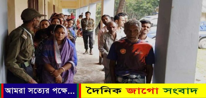 বেলা ১২ পর্যন্ত ভোট পড়েছে ১৫-২০ শতাংশ